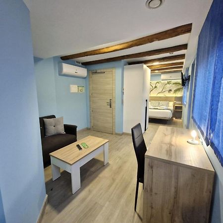 Feeling Home - Suites&Rooms เลออน ภายนอก รูปภาพ