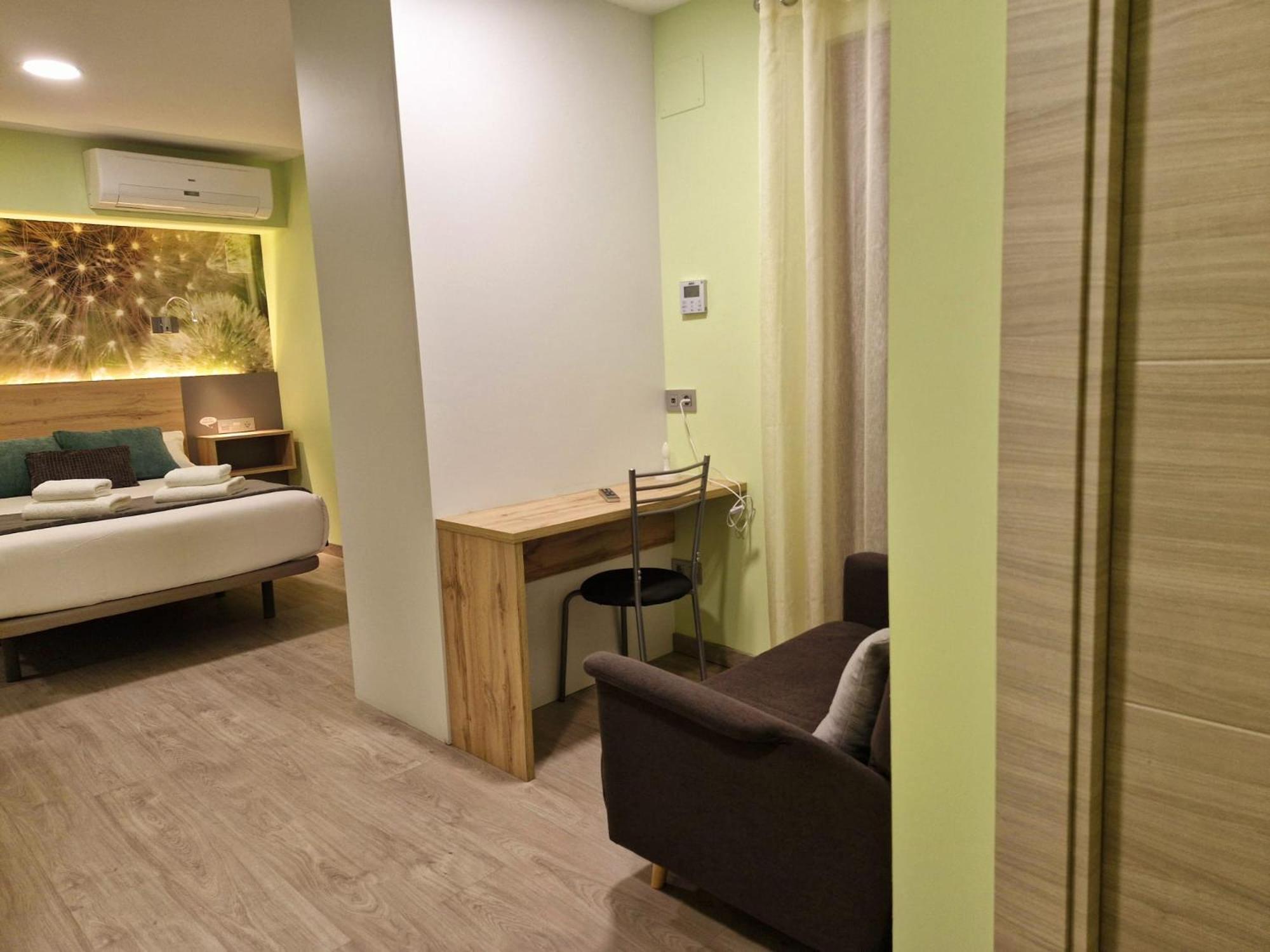 Feeling Home - Suites&Rooms เลออน ภายนอก รูปภาพ
