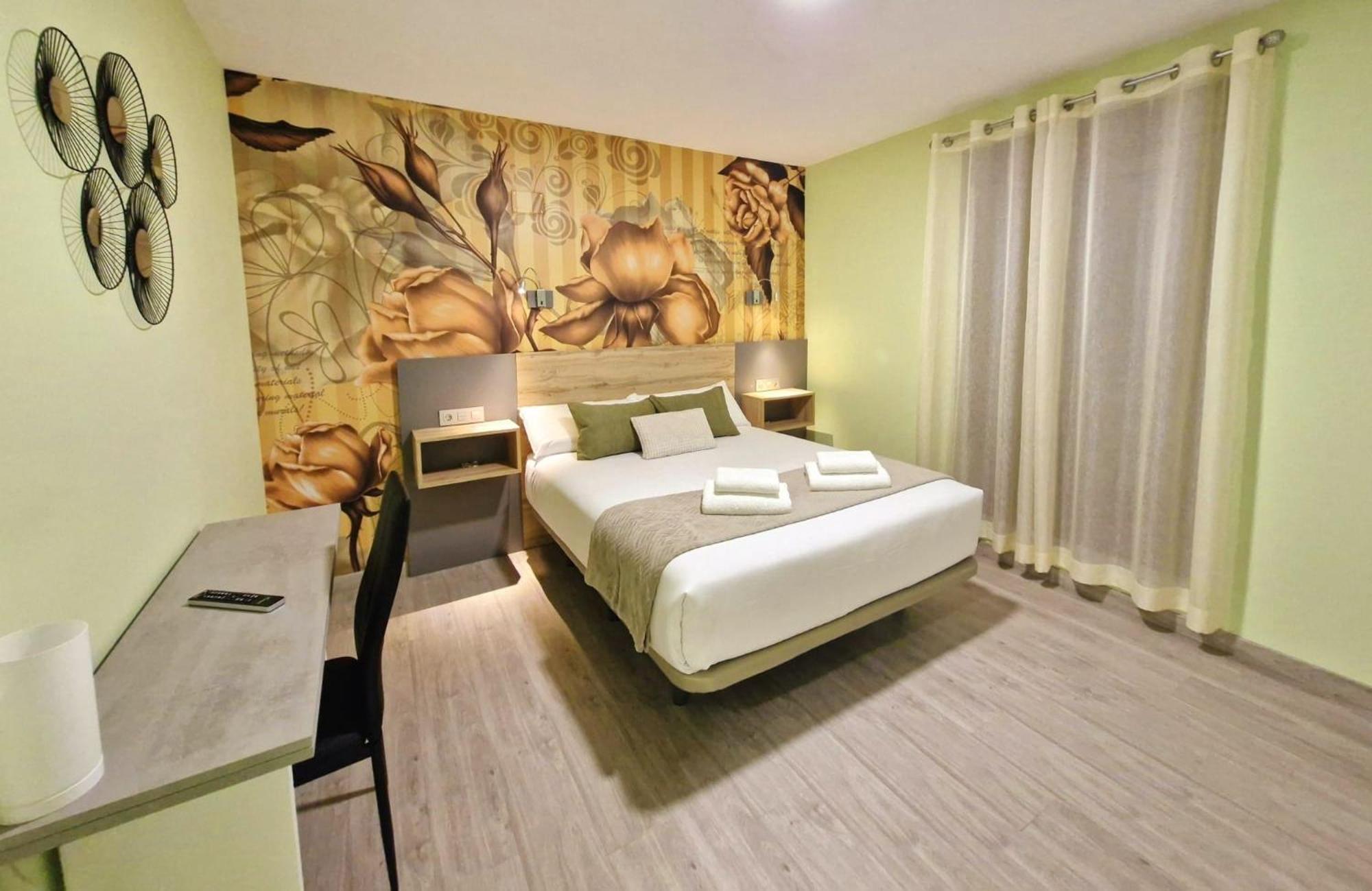 Feeling Home - Suites&Rooms เลออน ภายนอก รูปภาพ