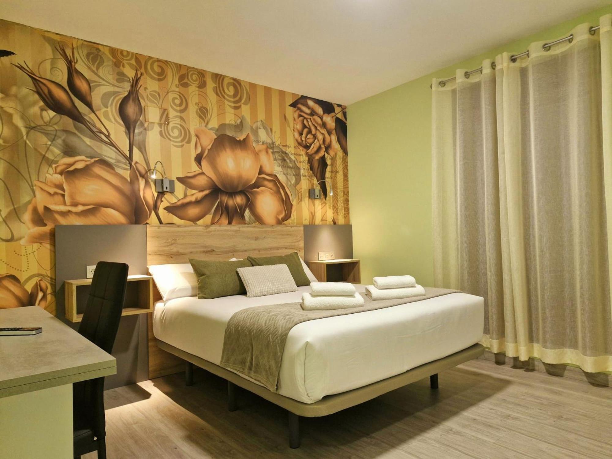 Feeling Home - Suites&Rooms เลออน ภายนอก รูปภาพ