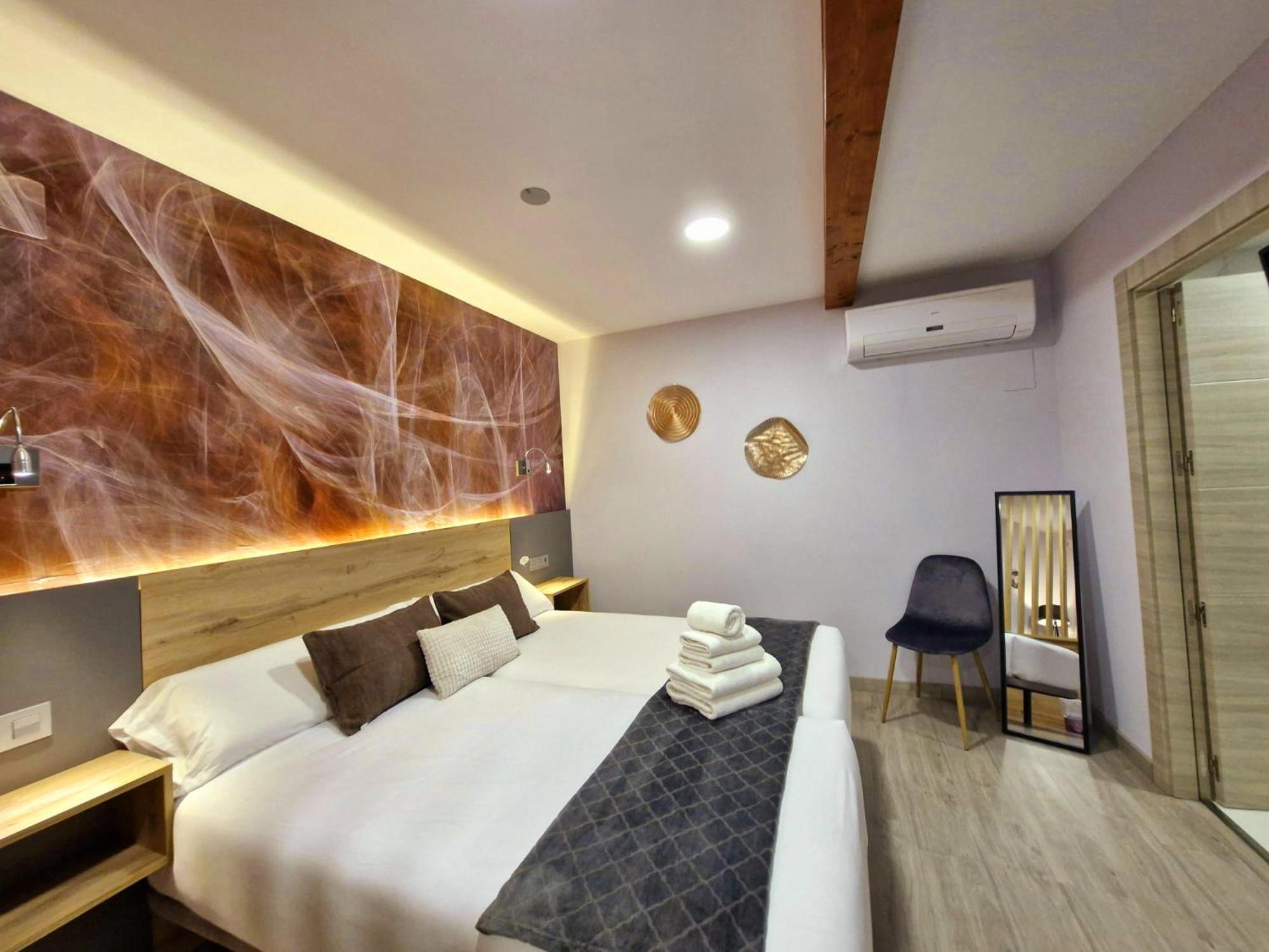 Feeling Home - Suites&Rooms เลออน ภายนอก รูปภาพ