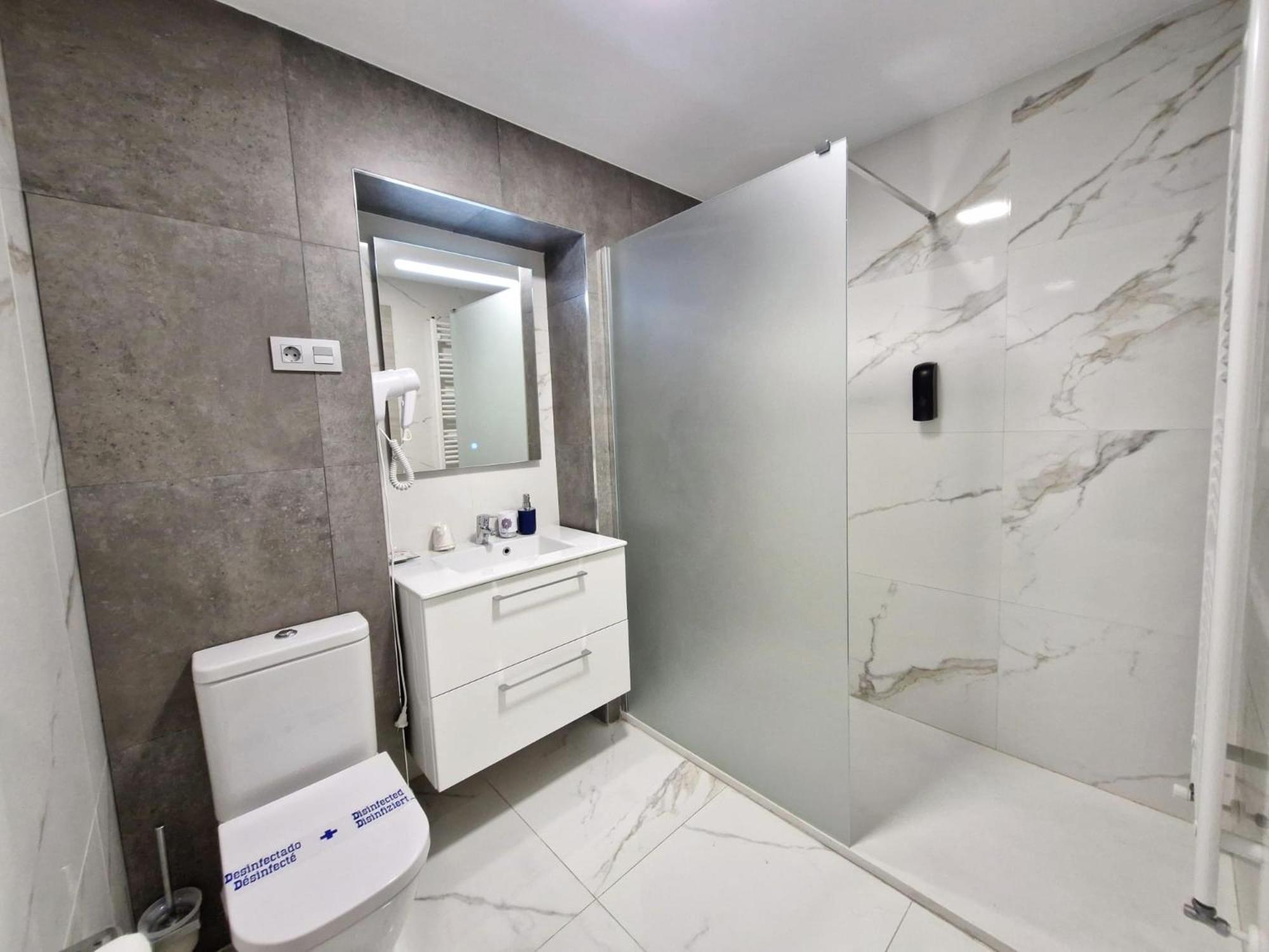Feeling Home - Suites&Rooms เลออน ภายนอก รูปภาพ