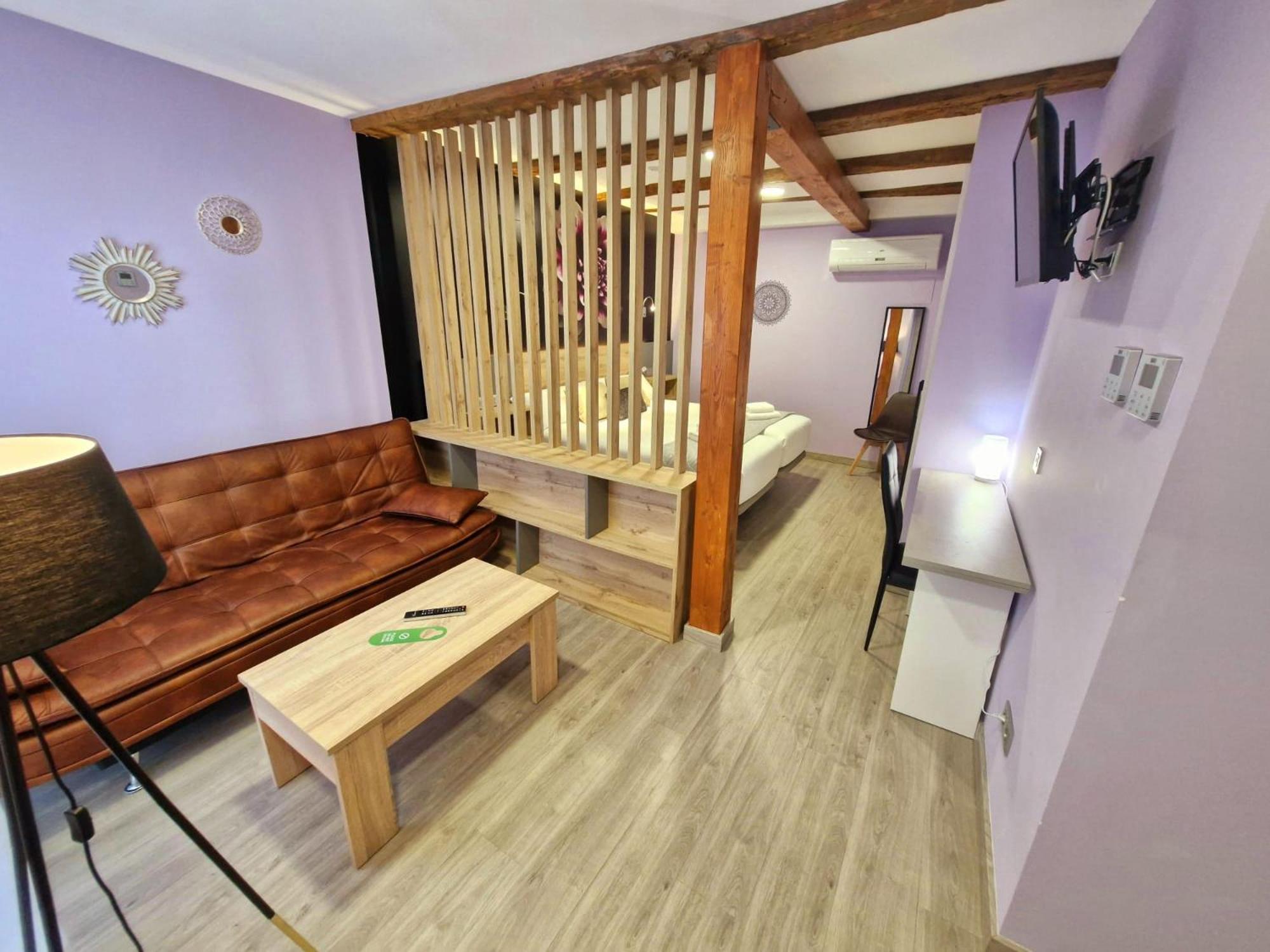Feeling Home - Suites&Rooms เลออน ภายนอก รูปภาพ