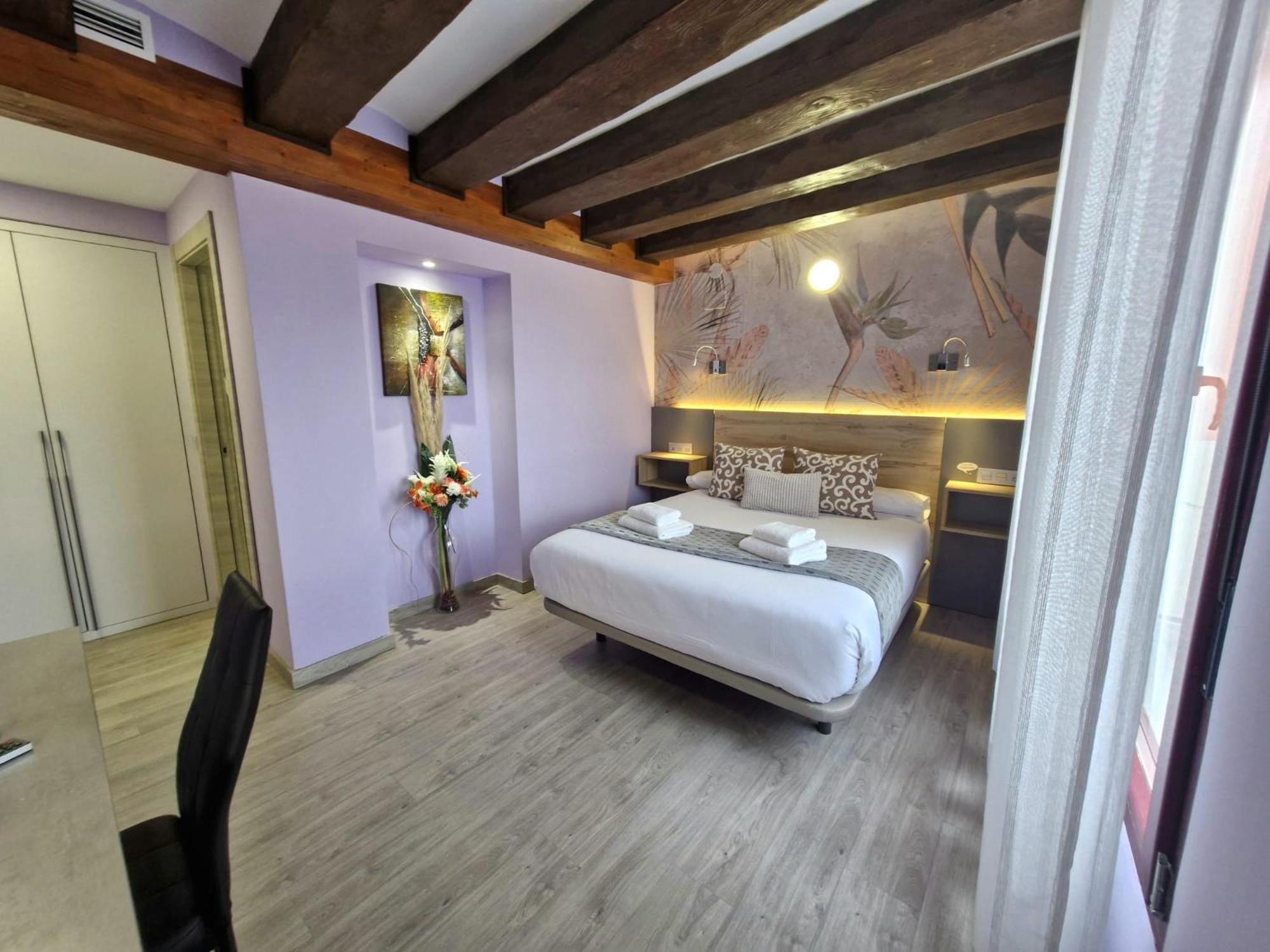 Feeling Home - Suites&Rooms เลออน ภายนอก รูปภาพ